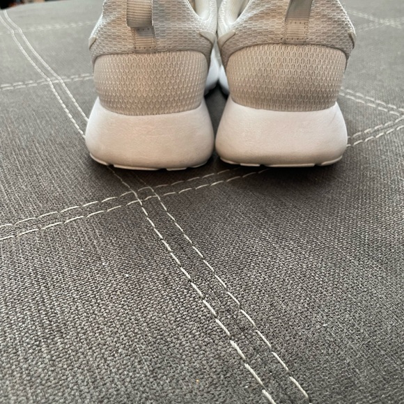All White Roshe One - Picture 4 of 5